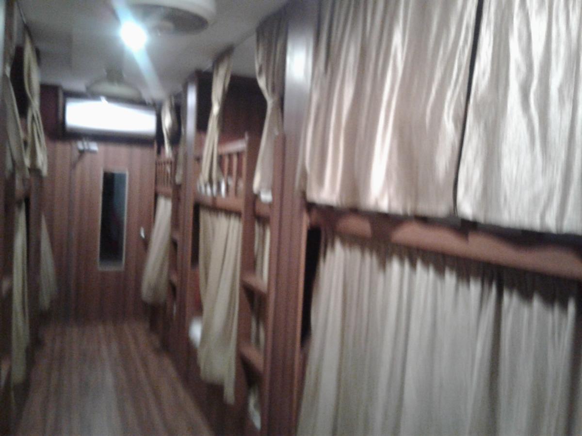 Classic Dormitory Mumbai Exterior photo
